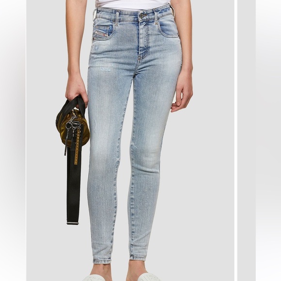 DIESEL®
D-Slandy High Rise
Skinny Jeans. New with tags - Picture 3 of 6
